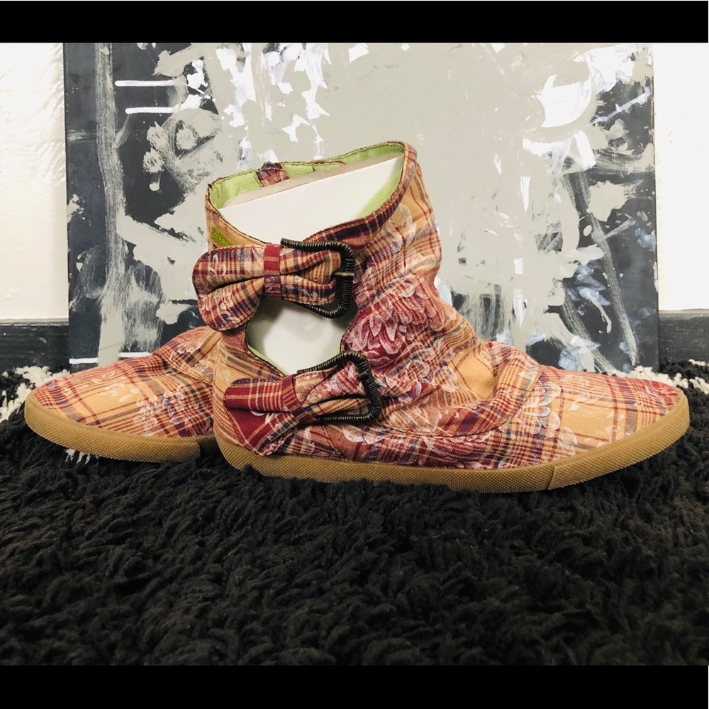 Blowfish Malibu Floral Rabbit/Bootie, Shoes, Boots